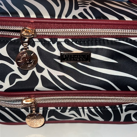 Stephanie Johnson Belize Jenny train case-NEW-interior bag not included-NWT - Picture 14 of 16